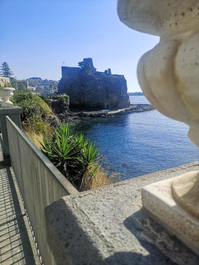 Locanda Popolare Aci Castello Exteriör bild